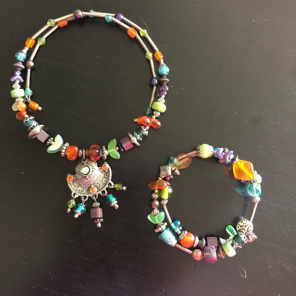💚 Matching necklace and bracelet